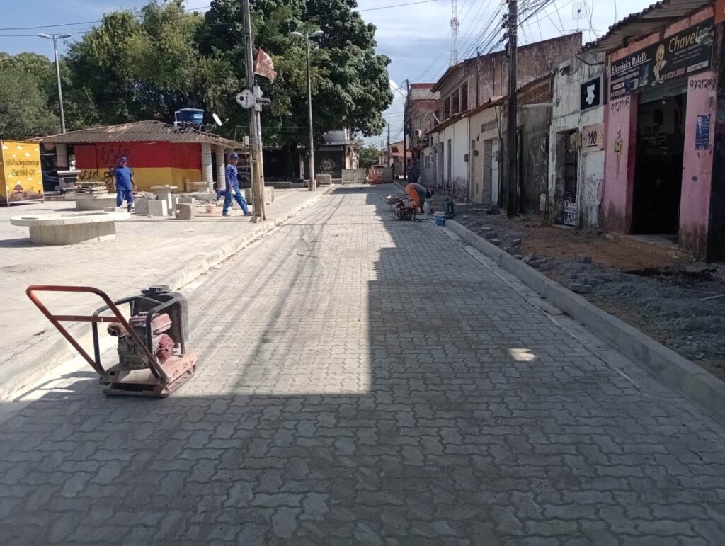 Trecho no bairro José Walter, em Fortaleza, é interditado para obras confira rotas de desvio