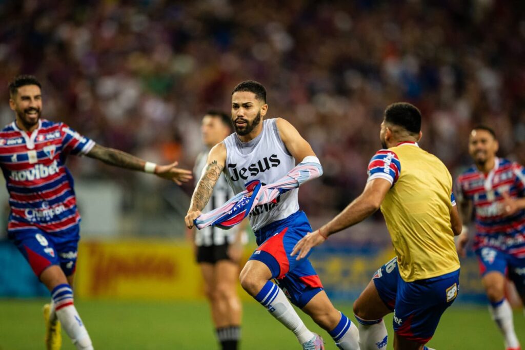 Fortaleza sai atrás, busca empate com Ceará e é pentacampeão cearense