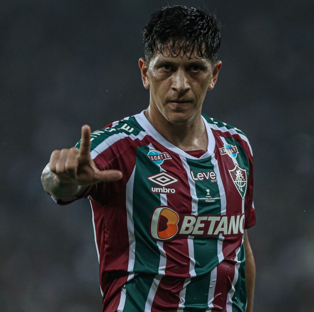 Fluminense goleia o Flamengo e conquista o Campeonato Carioca