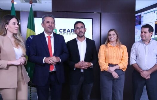 Elmano anuncia reajuste de 14,95% no piso dos professores no Ceará