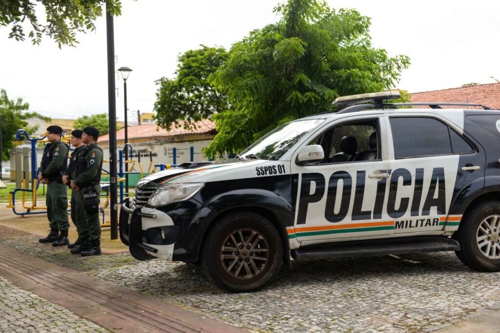 Diretores podem solicitar policiamento dentro de escolas do Ceará, anuncia Jade Romero