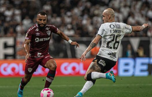 Fluminense enfrenta Corinthians tentando retomar o caminho das vitórias