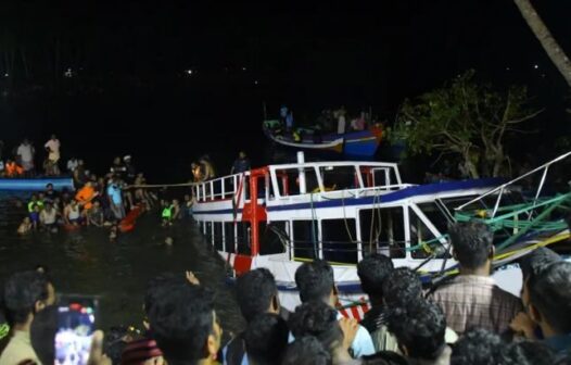 Acidente com barco turístico deixa 22 pessoas mortas na Índia