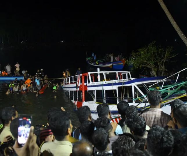 Acidente com barco turístico deixa 22 pessoas mortas na Índia