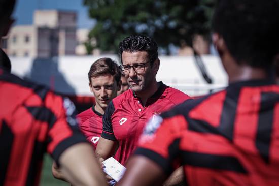 Atlético-GO x Londrina assista ao vivo ao jogo de hoje do Brasileirão Série B