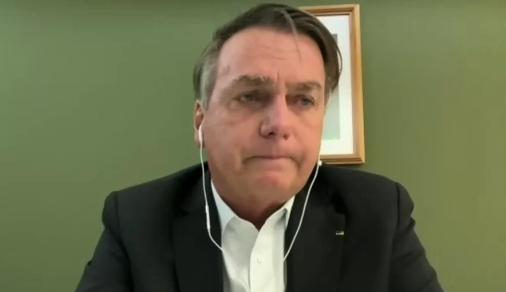 Bolsonaro chora ao vivo em entrevista sobre operação da Polícia Federal