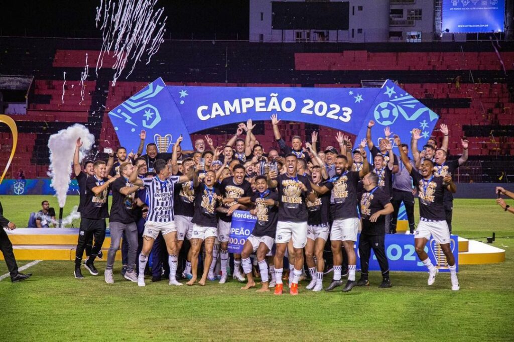 Ceará realiza carreata de celebração do tricampeonato da Copa do Nordeste