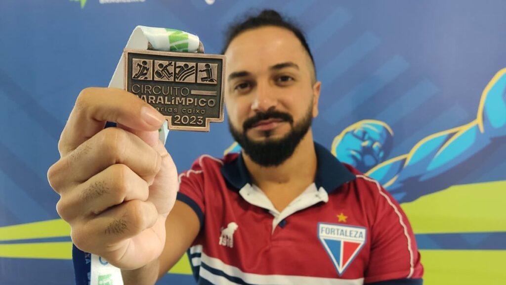 Cearense Sheldon Breno conquista medalha no Brasileiro de Paranatação