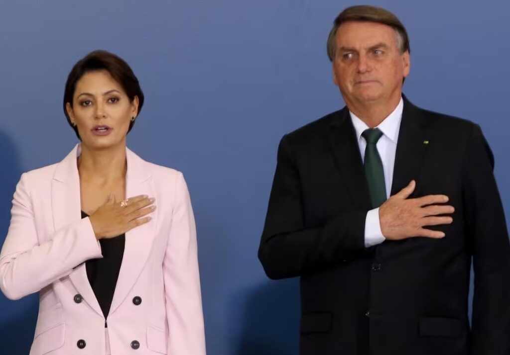 Operação contra fraude: celulares de Bolsonaro e de Michelle são apreendidos pela Polícia Federal