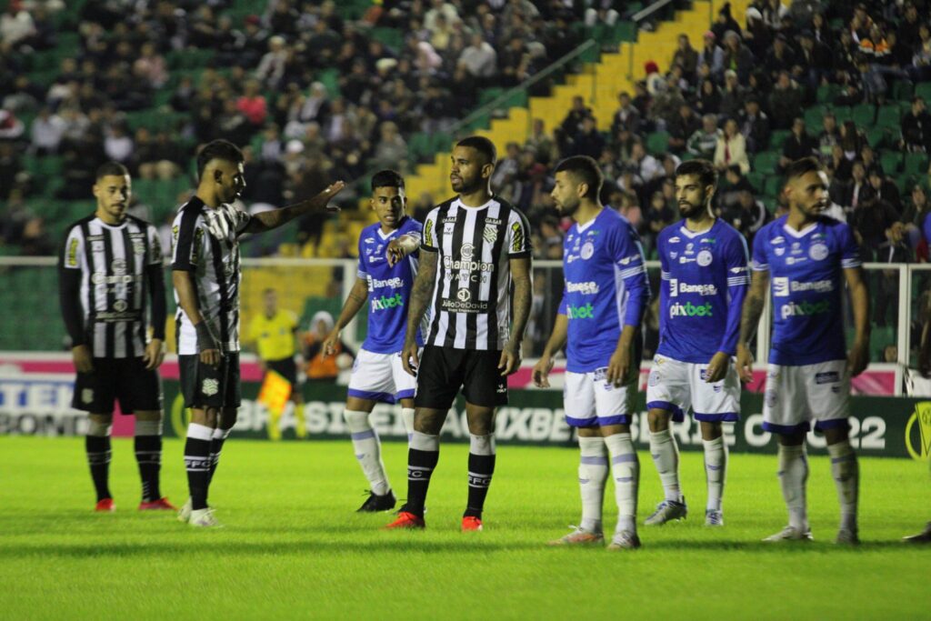 Confiança x Figueirense: assista ao vivo ao jogo de hoje do Brasileirão Série C