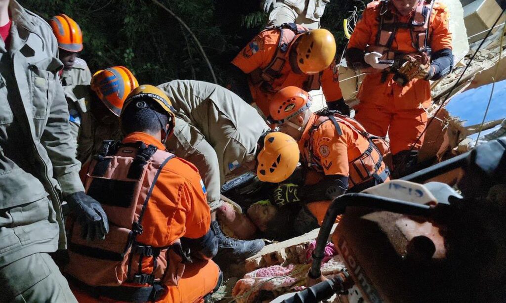 Desabamento deixa morto e feridos no Rio de Janeiro