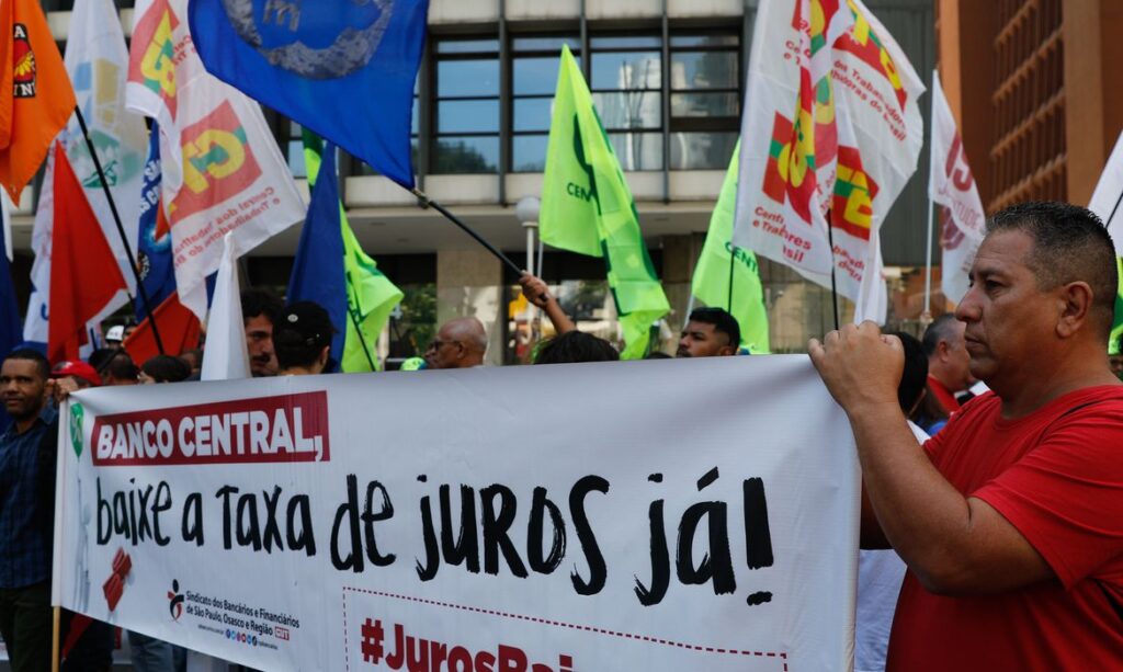 Dia do Trabalhador: centrais sindicais fazem atos por melhores condições de trabalho