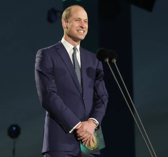 Discurso de príncipe William em homenagem ao rei Charles alfineta Harry e Meghan