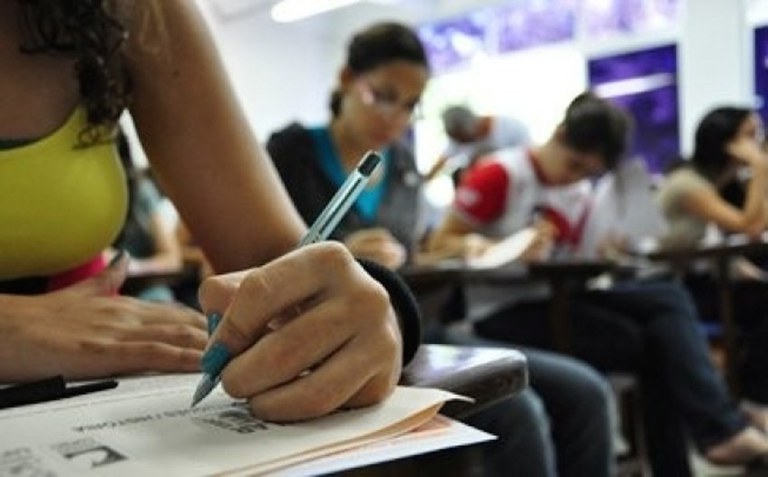 Encceja abre inscrições para certificação do Ensino Fundamental ou Médio