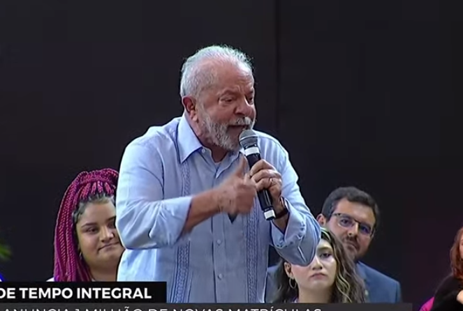 “Eu quero recuperar outra vez a dignidade do povo nordestino”, diz Lula ao lançar programa em Fortaleza