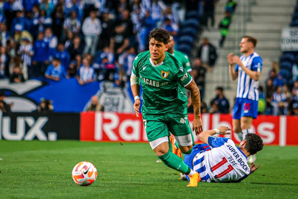 Famalicão x Chaves: assista ao vivo ao jogo de hoje do Campeonato Português