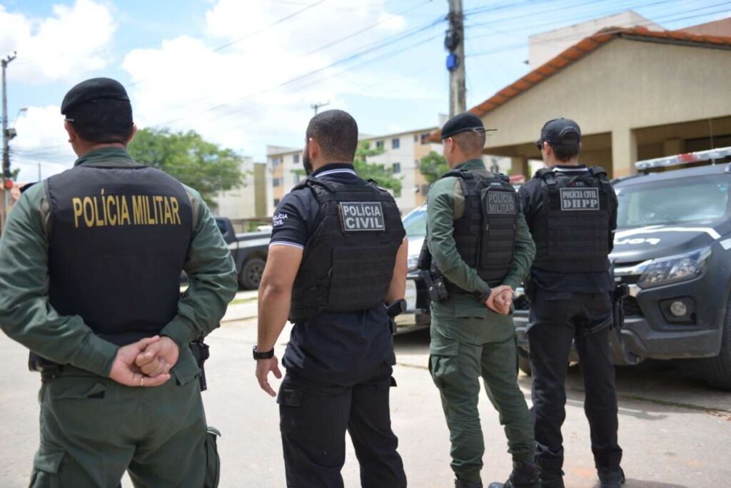 Elmano de Freitas anuncia convocação de novos policiais militares e concurso público para civil