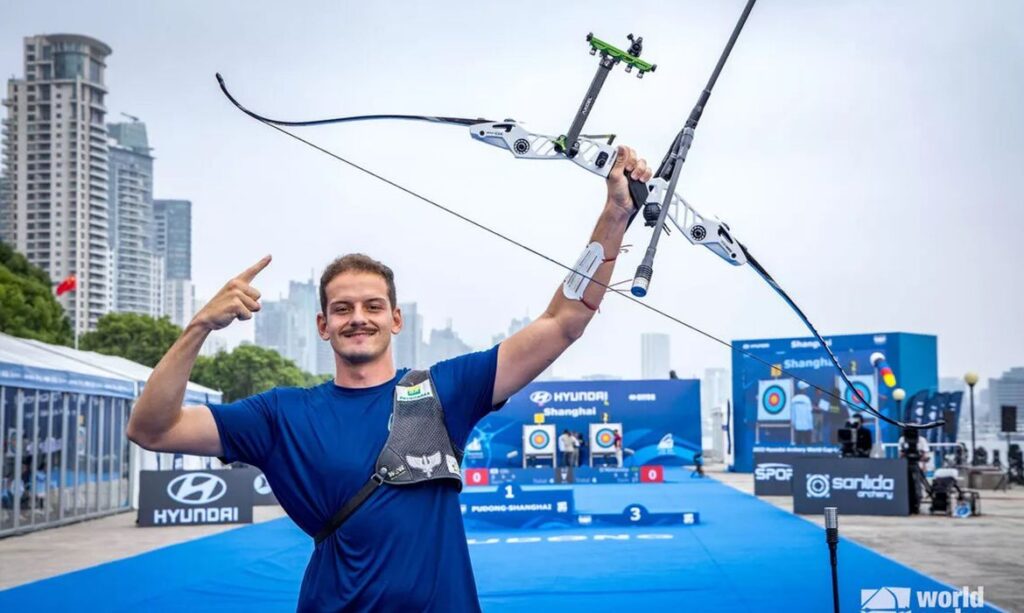 Marcos D'Almeida conquista etapa da Copa do Mundo de tiro com arco