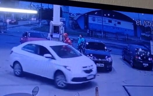 Motorista abastece carro e foge de posto de combustíveis sem pagar no Ceará