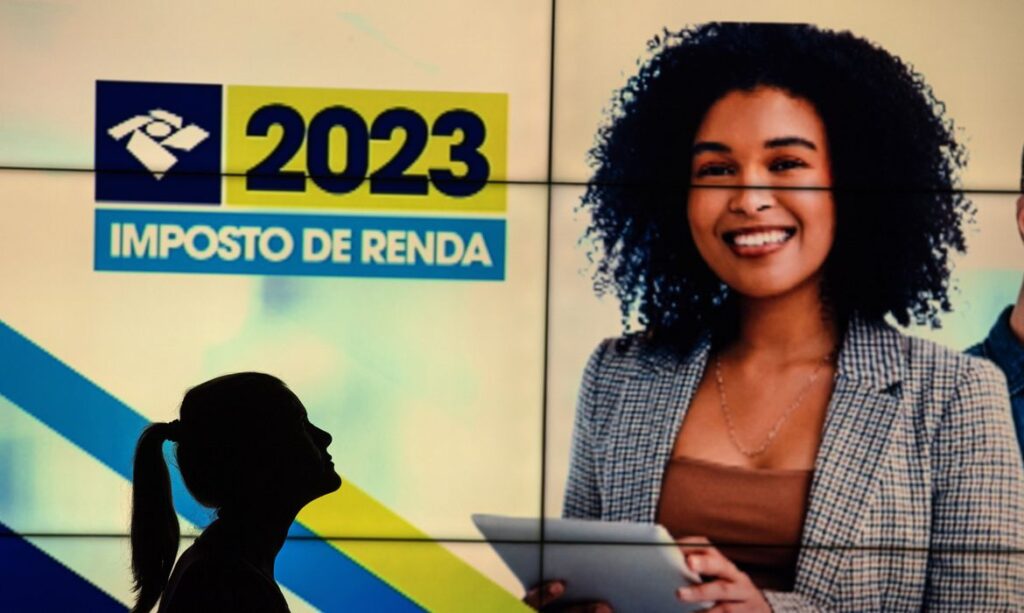 Motoristas autônomos podem aproveitar desconto de 40% no Imposto de Renda 2023; prazo termina quarta-feira (31)