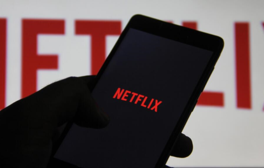 Procon Fortaleza notifica Netflix por cobrança extra no compartilhamento de senha entre consumidores