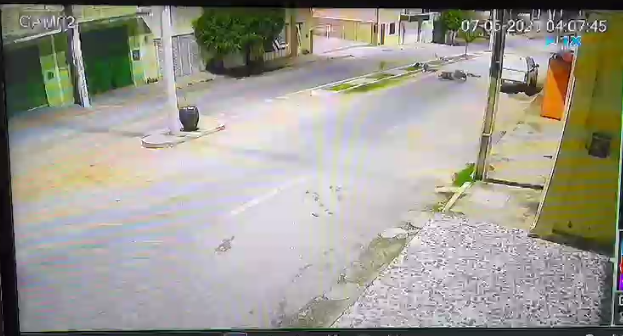 Motociclista morre após colidir com carro estacionado no interior do Ceará