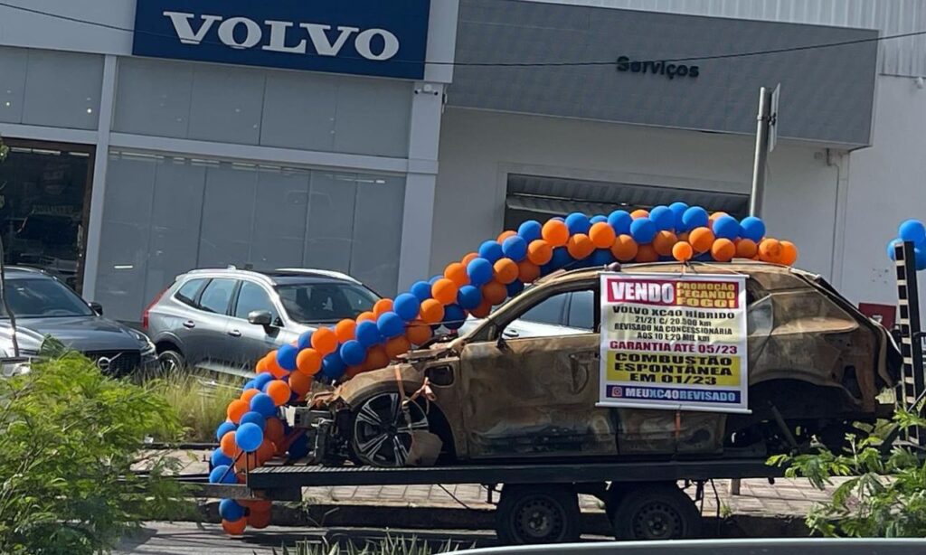 Volvo pega fogo e dono leva carcaça para a concessionária em BH/MG