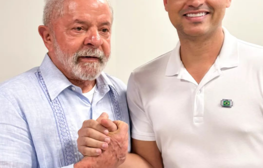 André Fernandes defende que PL expulse Yury do Paredão por posar em foto ao lado de Lula 