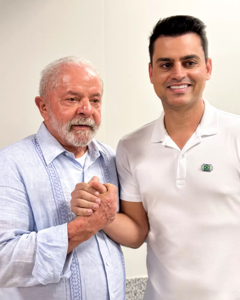 André Fernandes defende que PL expulse Yury do Paredão por posar em foto ao lado de Lula 