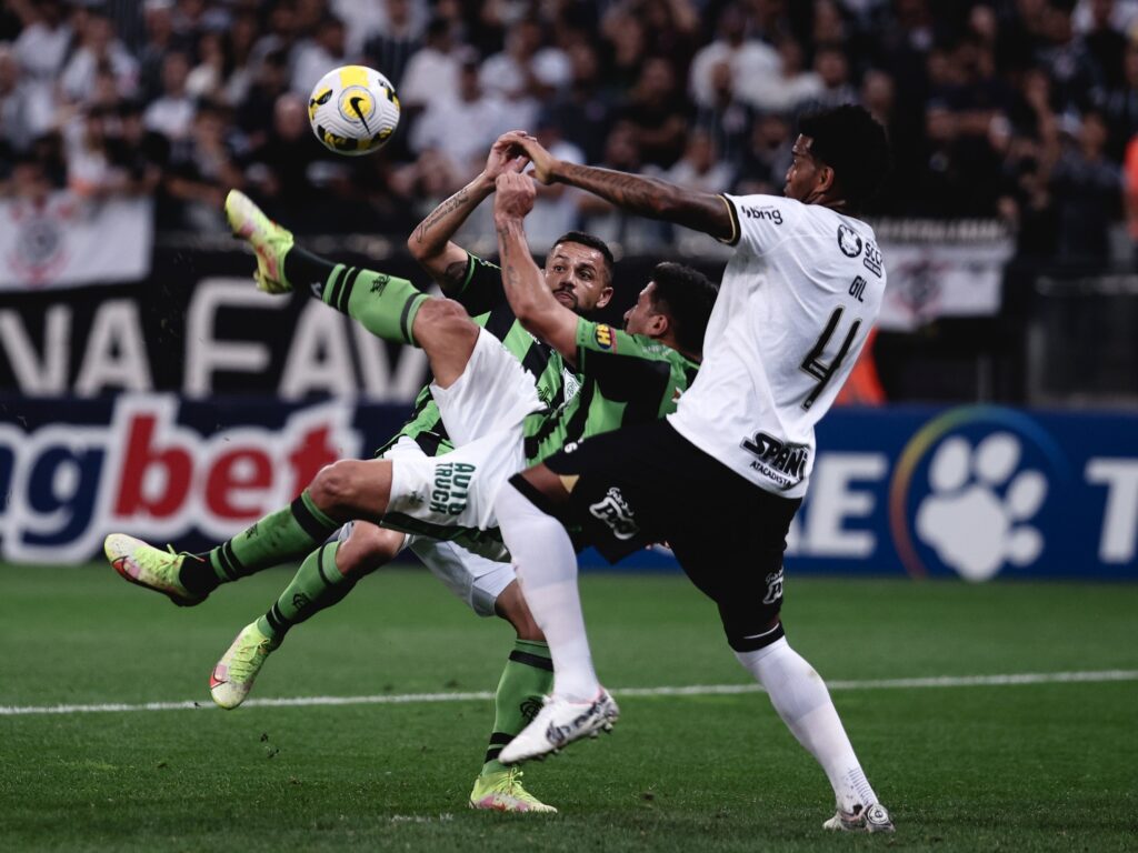 América-MG x Corinthians: assista ao vivo ao jogo de hoje do Brasileirão