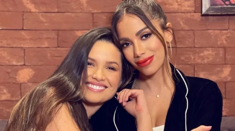 Anitta quebra silêncio sobre namoro com Juliette