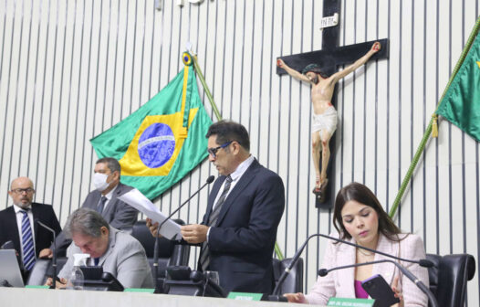 Assembleia Legislativa do Ceará aprova reajuste de bolsas de iniciação científica proposto por Elmano