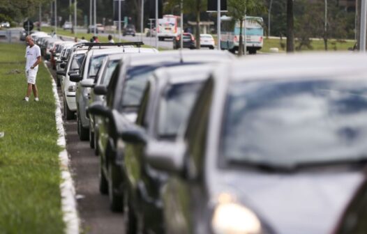 Justiça autoriza AMC a retomar multas para infrações dentro de veículos em Fortaleza
