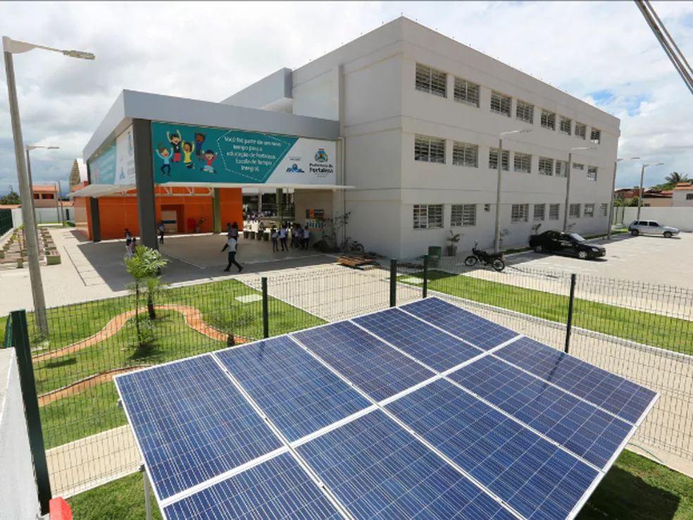 Escolas de Fortaleza receberão energia limpa ainda em 2023, anuncia Sarto