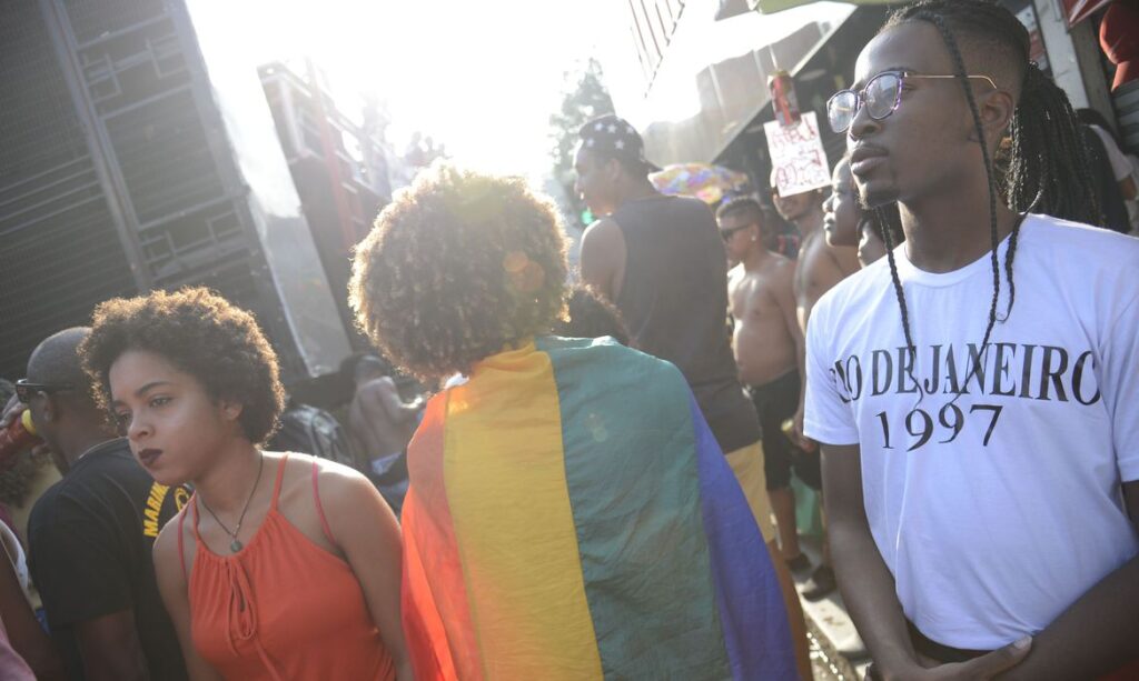 Orgulho LGBTQIA+ é caminho para saúde mental e bem-estar coletivo