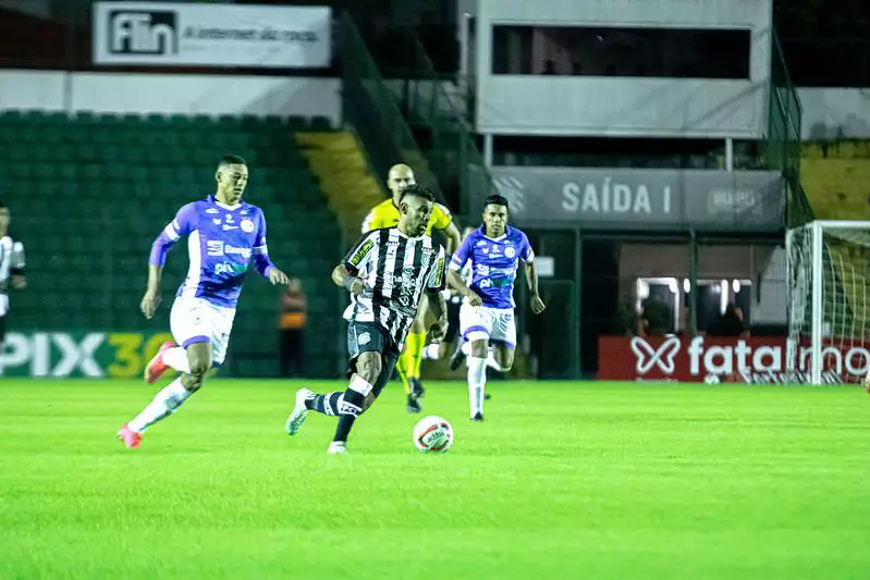 Figueirense x Pouso Alegre: saiba onde assistir ao vivo ao jogo de hoje do Brasileirão Série C