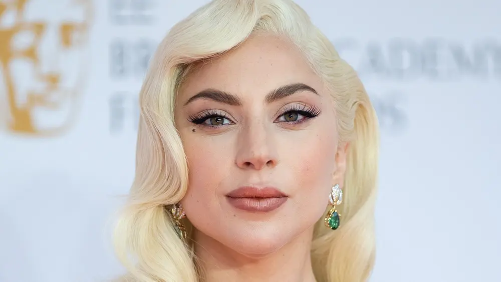Lady Gaga marca retorno ao pop com ‘Disease’; confira