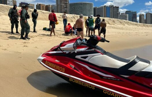 Nadador é resgatado à deriva no mar de Fortaleza