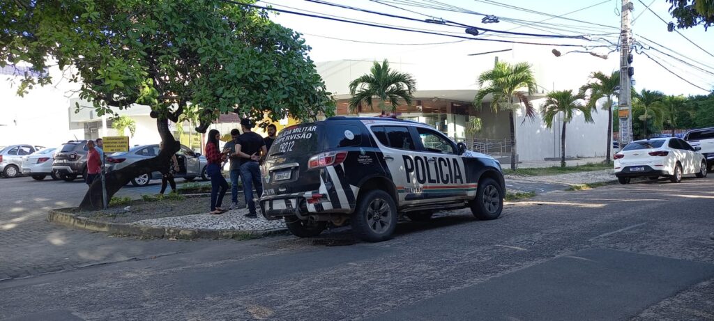 Policial é baleado em tentativa de assalto em agência bancária de Fortaleza