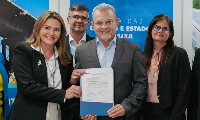 Sarto assina contrato de R$ 250 milhões para obras em Fortaleza