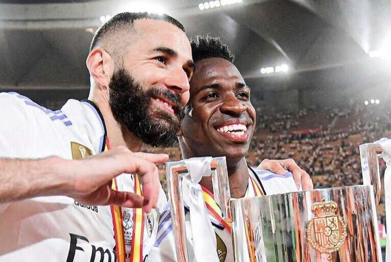 Vinicius Jr. faz texto emocionante para Benzema: “Eu cresci com você”