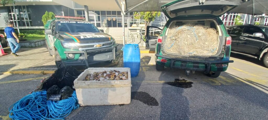 Quatro pessoas foram presas por pesca ilegal de lagosta no rio Ceará