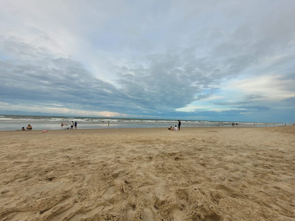 Praia do Futuro é uma das que tem trechos próprios para banho