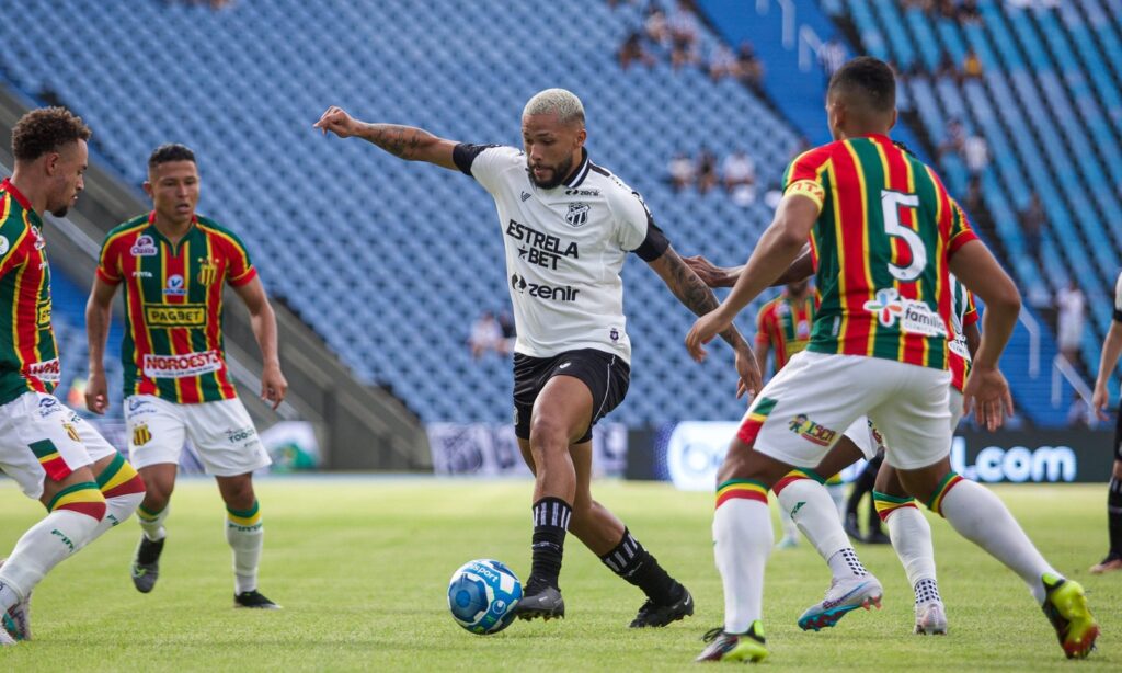 Ceará segura empate com o Sampaio Corrêa e segue em 7º na Série B