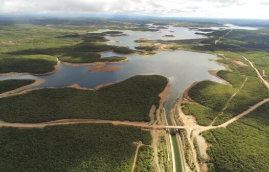 Após pedido de Elmano, Ceará terá em 2024 reforço de água da transposição
