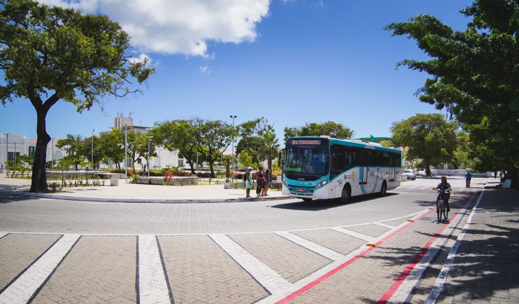 Projeto para implantação de ônibus 100% elétricos em Fortaleza é enviado à Câmara