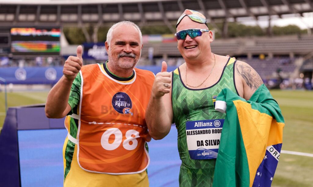 Alessandro Silva é tricampeão mundial paralímpico em Paris