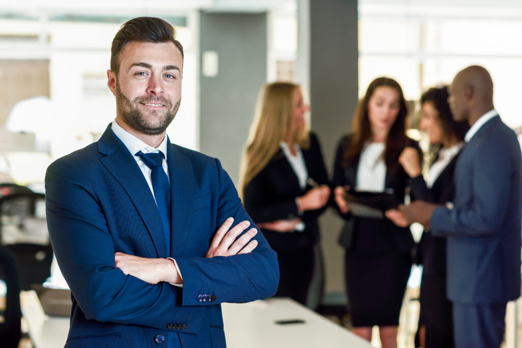 Etarismo x Liderança: como ser um bom líder para gerações diferentes?