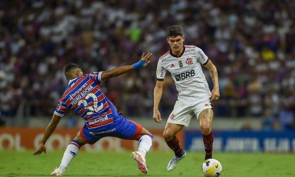 Fortaleza encara o Flamengo fora de casa de olho no G4