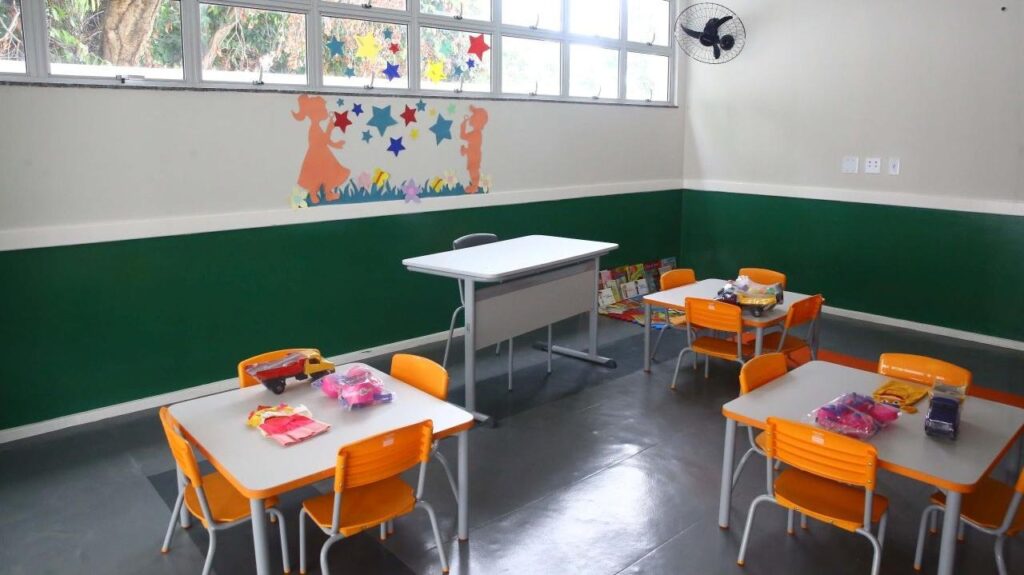 Fortaleza abre seleção para assistente da educação infantil substituto